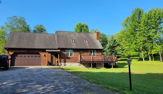 Adirondack Getaway. Close to Gore and many natural attractions. in Olmstedville