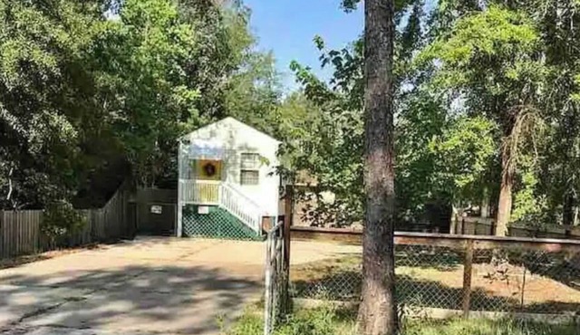 Affordable Month to Month Stay, Beaches, Casino, Tiny house,