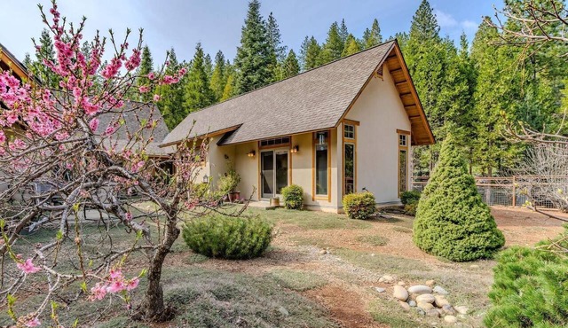Architect-Designed Japanese Courtyard House Spa & EV Charger in Volcano