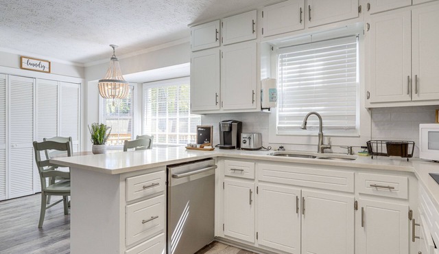Atlanta Area Home w/Office, Near Golfing & Hiking