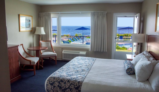 Atlantis Oceanfront Inn in Gloucester