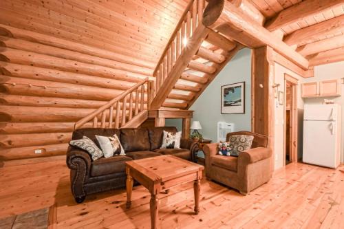 Authentic, Timber Log Cabin Perfect for Groups in Golden