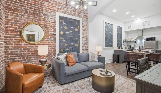 Aviator Inspired 1BR at the Raven Pool