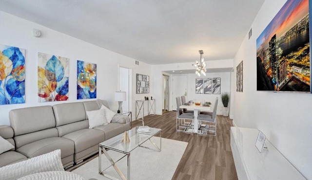 Awesome Beach Condo with Resort Amenities 1016