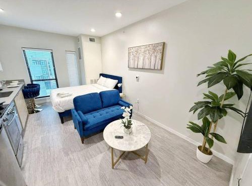 Azure Oasis Studio in Des Moines