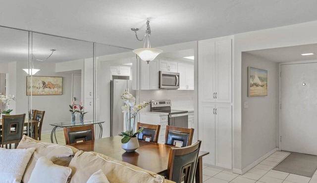 Beach Condo Nothing Between U & The Ocean! STEPS TO THE BEACH👙 W8TNG 4 U DODs in Imperial beach