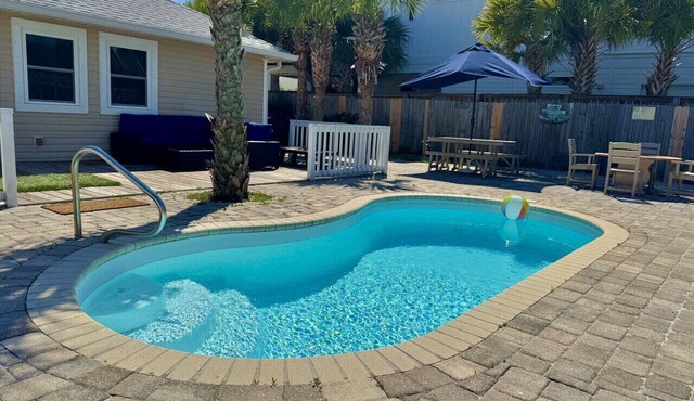 Beach like a Local! Beach House w/Pool 3/2 - Pet Friendly