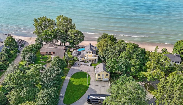 Beach Paradise Awaits You! in Ridgeway