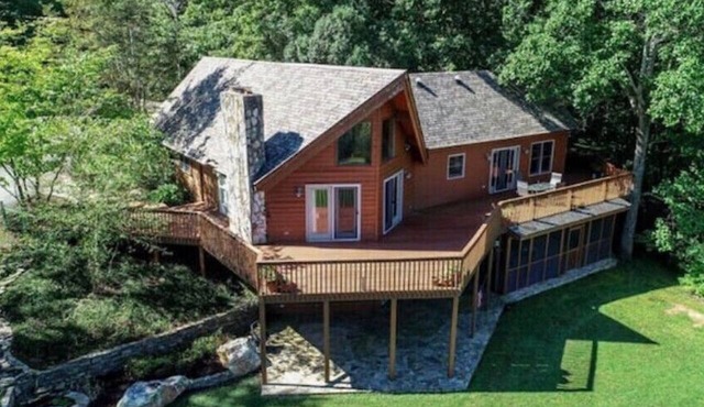 Beacon Hill on the Lake Private 12-Acre Waterfront Retreat