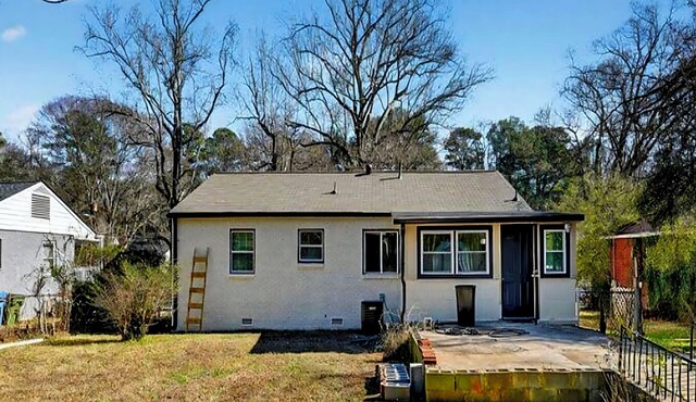 Beautiful 3-bedroom house with beautiful yard in lovely Atlanta