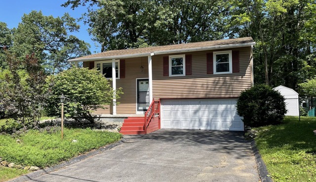 Beautiful 4BR Ranch Near Horse Track and SPAC in Saratoga Springs