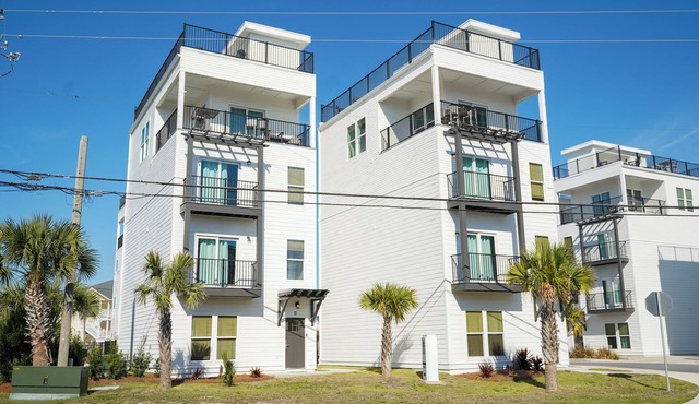 Beautiful 5BR Haven in Panama City Beach with Rooftop Beach Views & Private Pool