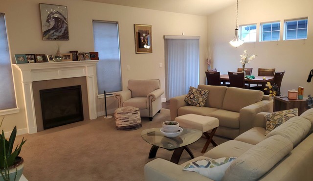 Beautiful & Comfortable 3 Bedroom Home Minutes from the Airport and Downtown in Eugene