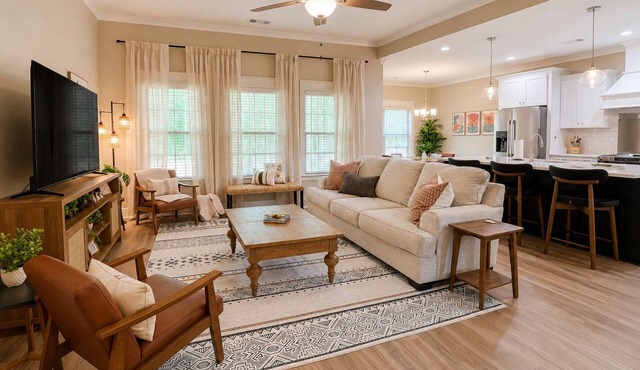 Beautiful New Build | 3BR | Family Friendly