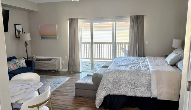 Beautiful Studio Apartment With King Sized Bed Just Blocks From the Beach! in Bethany Beach