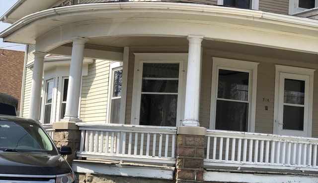 Beautifully preserved 5 bedroom home for gathering family and friends! in New Hampton