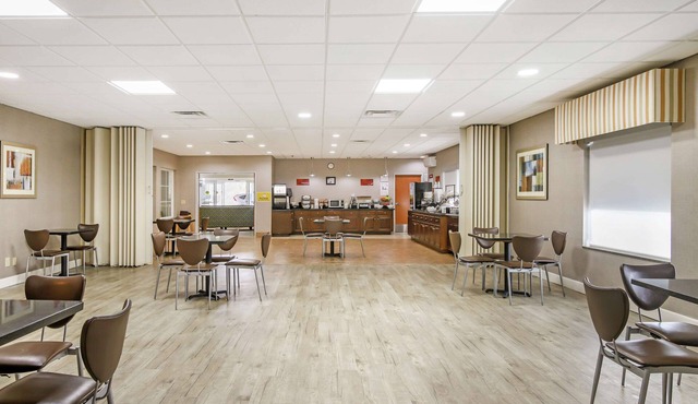 Best Western Plus Brunswick Inn & Suites