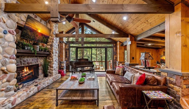 Big Bear Falls - Riverfront | Pet Friendly | Hot Tub