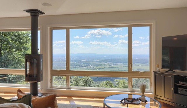 Blue Mountain Overlook | Hot Tub | Romantic Chalet in Bethel