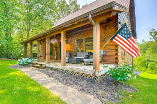Blue Ridge Mtns Retreat w/Views, 1 Mi to Parkway! in Ararat