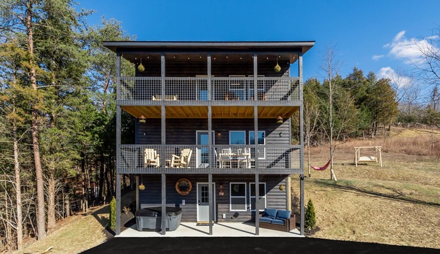 Brand New Private Property w/RV-Boat Parking Space, Hot Tub, Firepit, Games&More