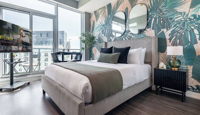 Bright Downtown Studio | Private Balcony & Views in Toronto