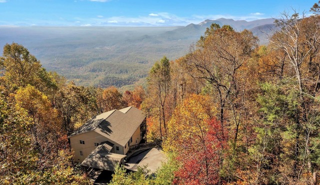 Caesar's Head Mountain Home ~ Sleeps 13 ~ Table Rock & Blue Ridge Views in Cleveland