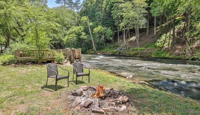 Cartecay Riverhouse by Mountain Oasis | Rustic Riverfront Cabin in Ellijay
