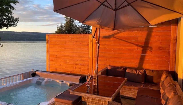 Chalet intime pour villégiature avec accès au Lac et à 2 minutes du Mont de ski! in Saint-Mathieu-de-Rioux