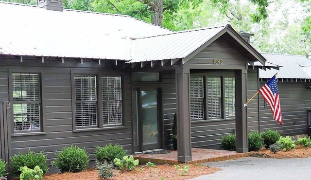 Chalet Premiere at Signal Point