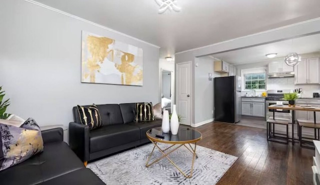 Charming 2-bedroom apartment with AC in West Hartford in West Hartford