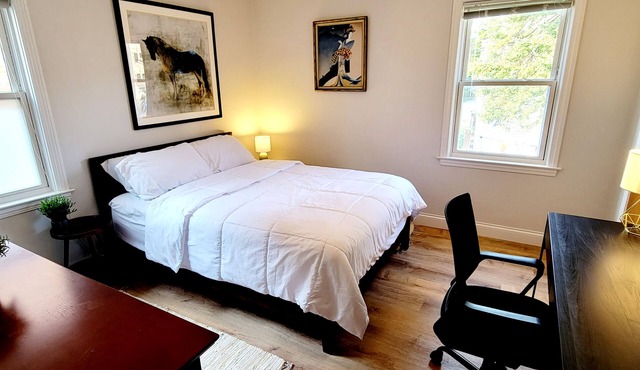 Charming 2 bedroom Apartment Near Everything- Monthly rental in Skokie