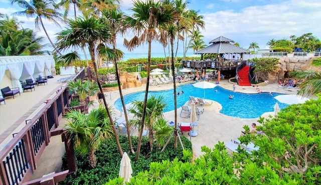 Charming 2BR/2BA Oceanfront Gem, Miami Beach