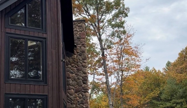 Charming 3 bedroom chalet with spa minutes from Lake Nottely in Murphy