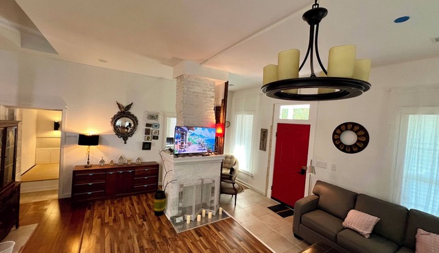 Charming 3-bedroom house with yoga room in enchanting Macon