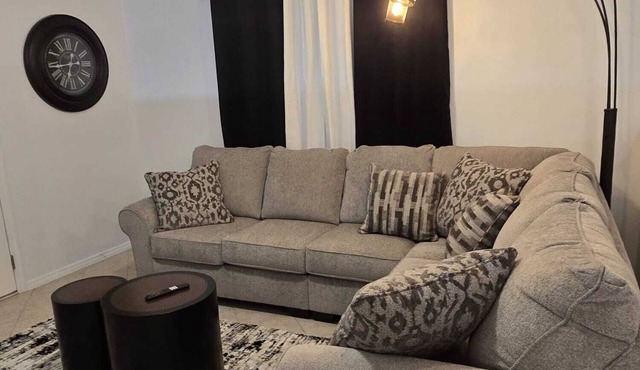 Charming 3 bedroom 2 bathroom's house with Wi-Fi and AC in fabulous Jacksonville