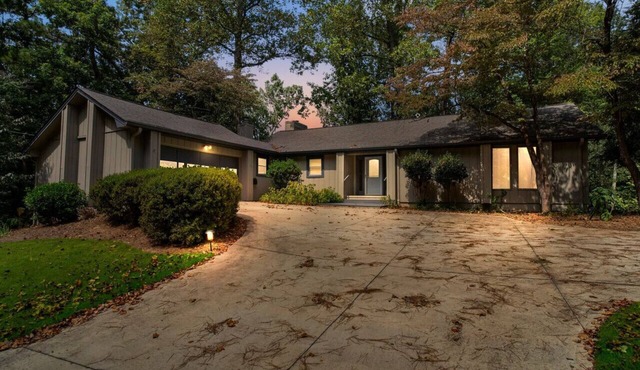 Charming 3 Beds/2 Baths/Near LakeLanier 4 FUNtimes