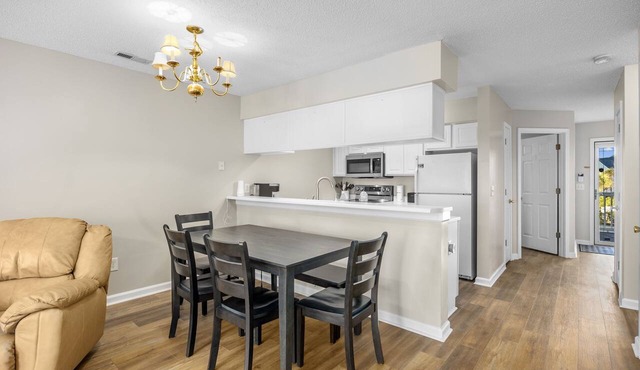 Charming 3 BR Condo Close to Coastal University! in Myrtle Beach