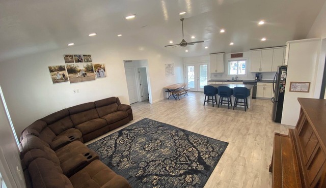 Charming 3BR house w/ huge yard, fire pit, WiFi and AC in enchanting Duchesne. in Duchesne