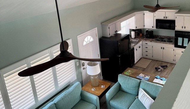 Charming Bayfront Cottage! Spectacular Sunsets! PET FRIENDLY !