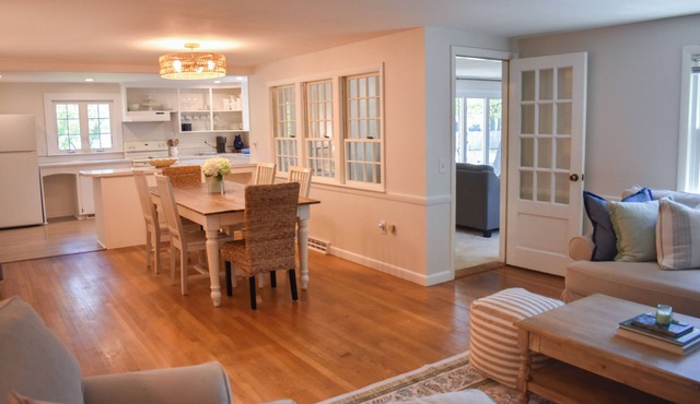 Charming Cape Cod Retreat in West Dennis – Your Perfect Vacation Home in West Dennis