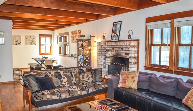 Charming Cottage in the heart of Mendocino Village