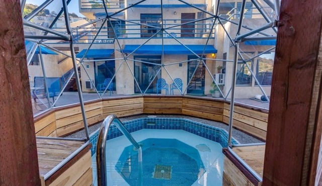 Charming Hideaway: 3 Family-Friendly Rooms, Near Catalina Island Museum in Avalon