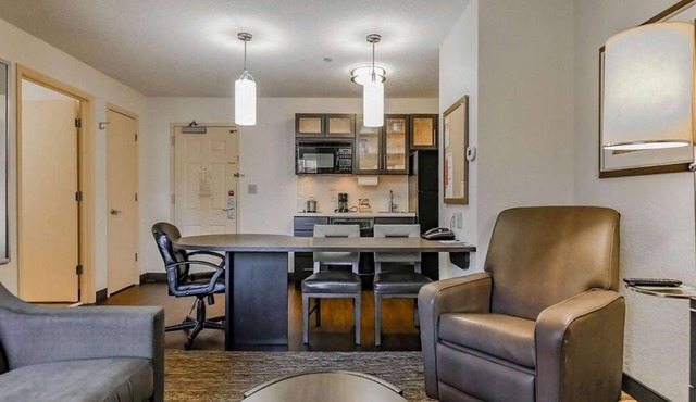 Charming Oasis in the Heart of West Des Moines! Full Kitchen, Pets Allowed! in West Des Moines