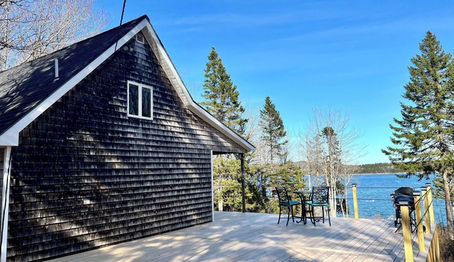 Charming ocean view cottage with WiFi, AC in beautiful Steuben in Steuben