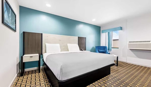 Charming Room w/Free Parking | near Burritt on the Mountain. 5.8 miles away