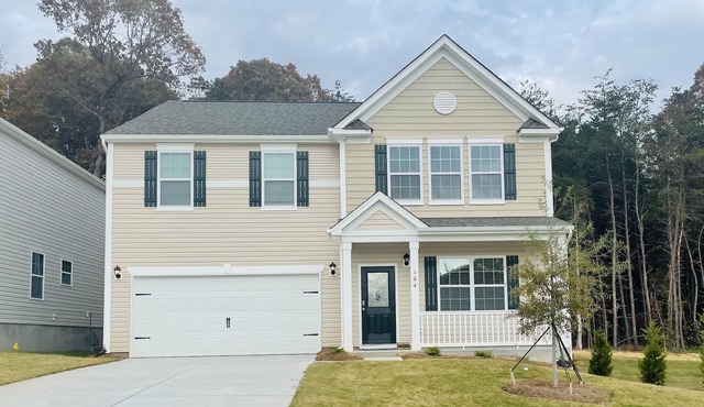 Cheerful 4 bedroom 2.5 bath house