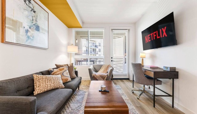 Chic & Cozy Condo | South Coast | Mins to Irvine