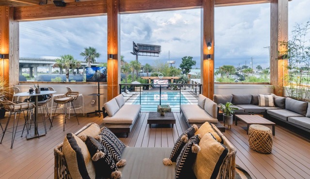 Close to Hampton Park: Casa Luna
