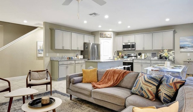 Coastal Paradise Walk 2 Beach-Game Rm, Parking, AC
